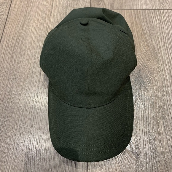 lululemon athletica Other - Lululemon cap hat not adjustable